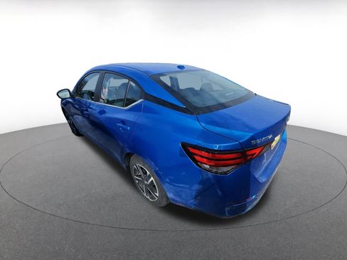 Used 2025 Nissan Sentra SV image 4