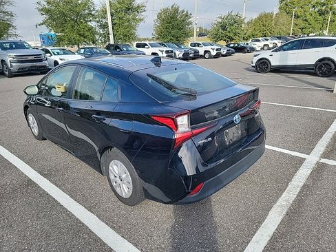 Certified 2022 Toyota Prius L image 4