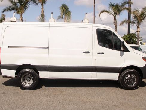 Used 2019 Mercedes-Benz Sprinter 144 Cargo image 9