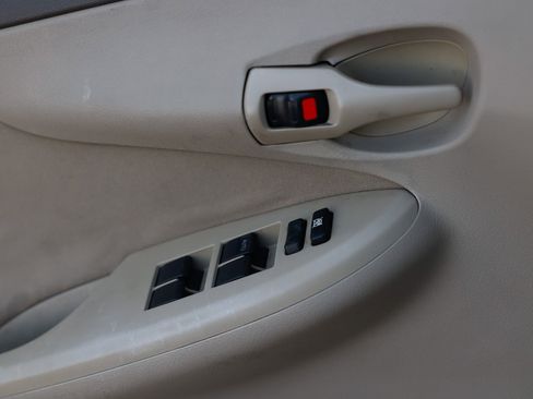 Used 2009 Toyota Corolla S image 39