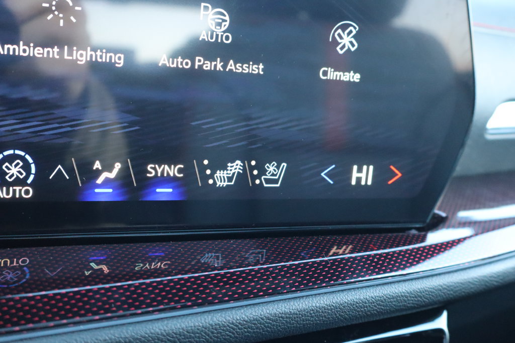 New 2027 Chevrolet Traverse RS AWD/4WD image 15