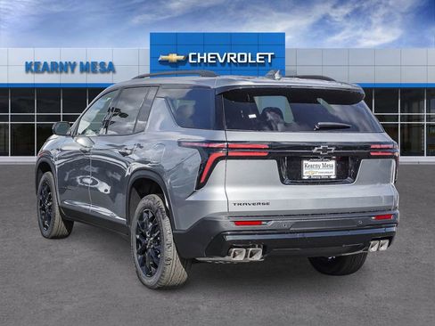 New 2026 Chevrolet Traverse LT w/ Midnight/Sport Edition FWD image 4