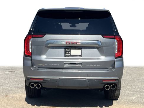 Used 2021 GMC Yukon XL Denali w/ Denali Premium Package image 26