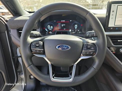 New 2026 Ford Explorer Platinum image 25