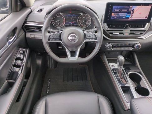 Used 2024 Nissan Altima 2.5 SR w/ SR Premium Package FWD image 16