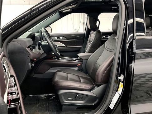 Used 2025 Ford Explorer Platinum w/ LUX Leather Package AWD/4WD image 23