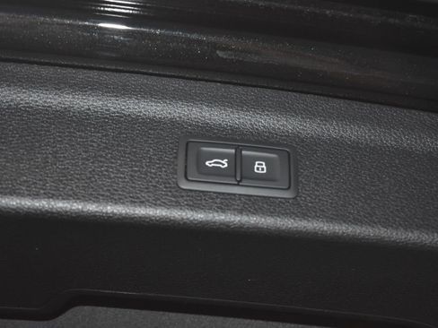 Certified 2025 Audi Q3 2.0T Premium w/ Convenience Package image 28