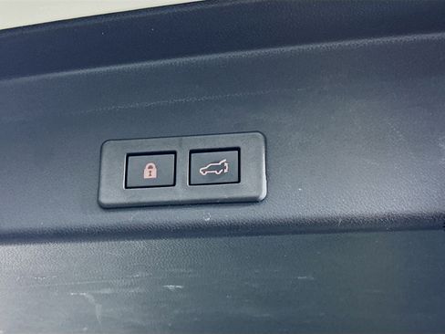 Used 2024 Subaru Ascent Premium w/ Convenience Package image 30