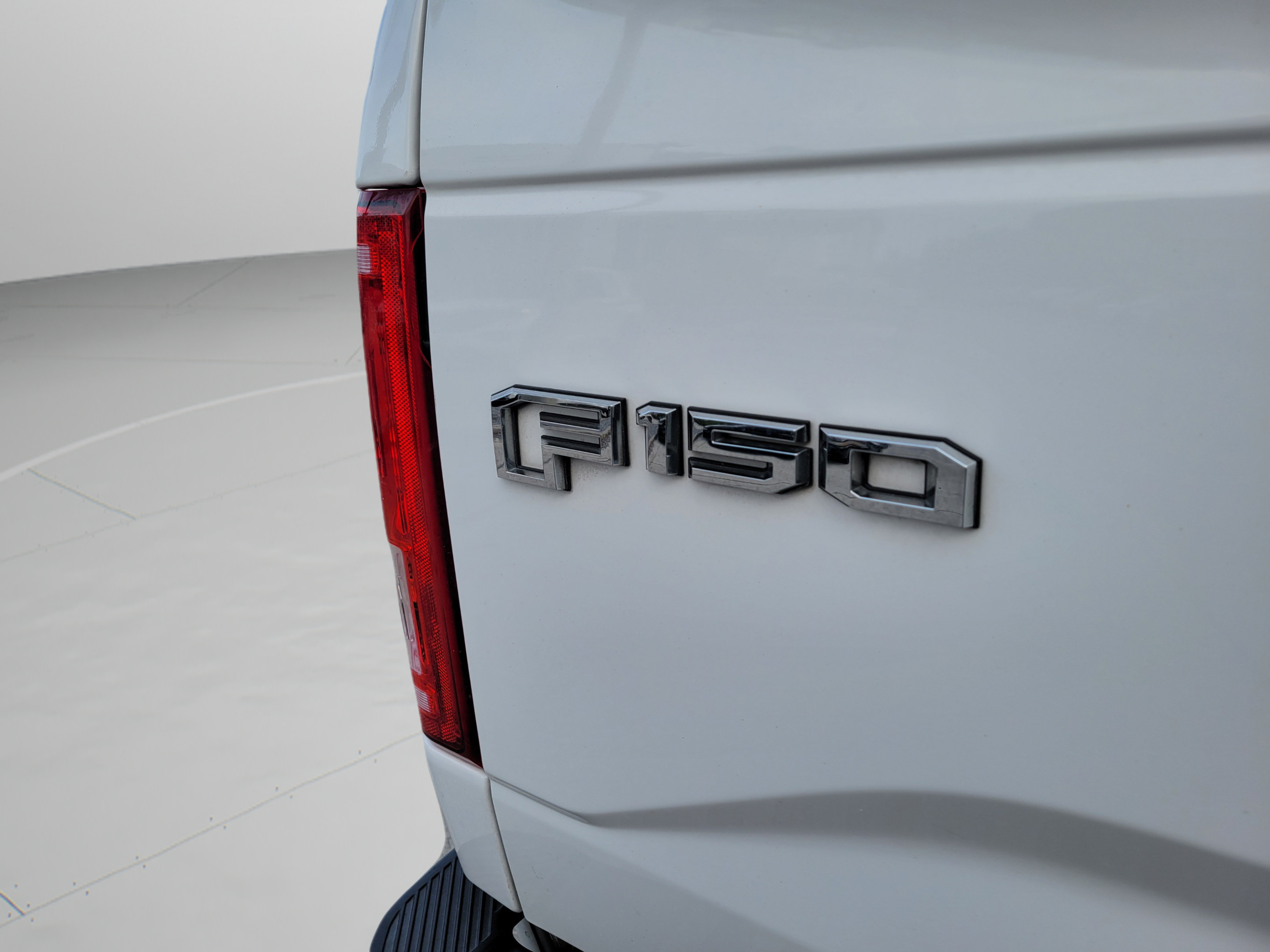 Used 2015 Ford F150 XLT RWD image 7