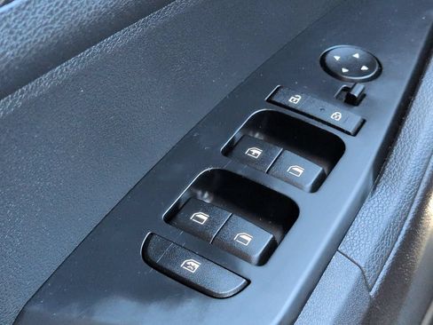 Used 2025 Kia Sportage LX FWD image 23