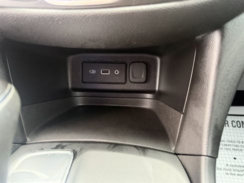 Used 2020 Chevrolet Equinox LT FWD image 21