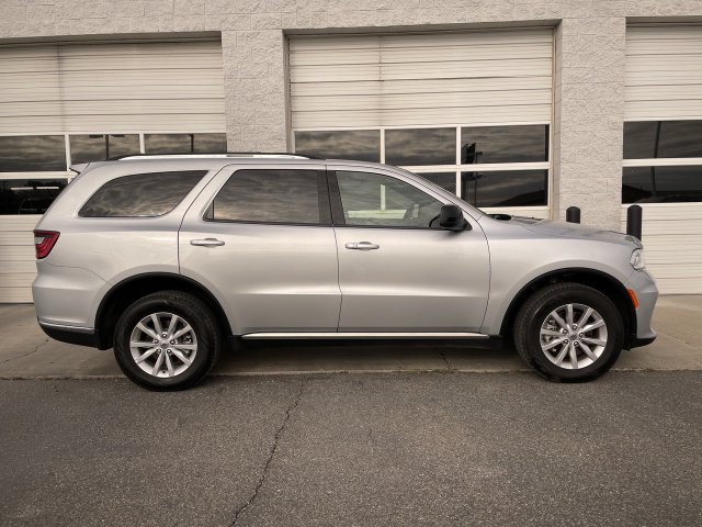 Used 2024 Dodge Durango SXT w/ 3rd Row Seating Group AWD/4WD image 1