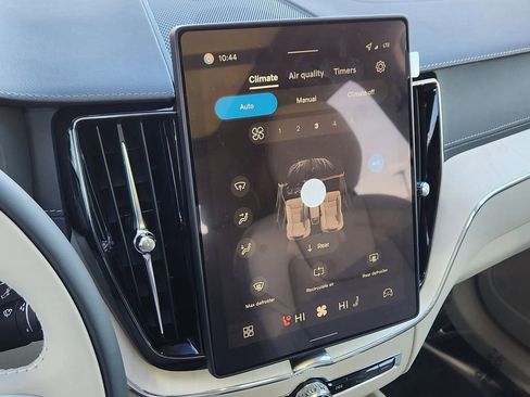 New 2026 Volvo XC60 B5 Ultra w/ Climate Package PRO image 10