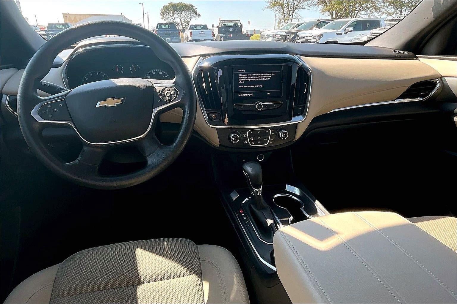 Used 2022 Chevrolet Traverse LS AWD/4WD image 16