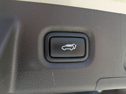 Used 2020 Hyundai Santa Fe Limited AWD/4WD image 12