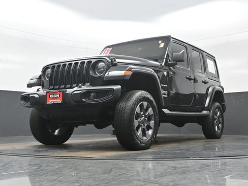 Used 2018 Jeep Wrangler Unlimited Sahara w/ Dual Top Group image 26