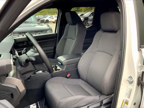 Used 2024 Toyota Tacoma SR5 AWD/4WD image 17