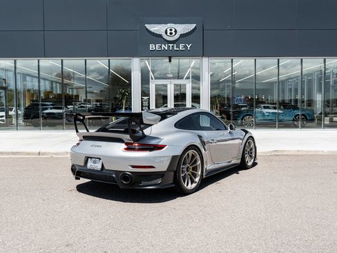 Used 2019 Porsche 911 GT2 RS RWD image 3