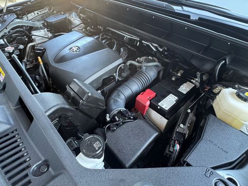 Used 2022 Toyota Highlander LE image 36