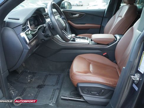 Used 2019 Audi Q8 Premium Plus w/ Premium Plus AWD/4WD image 17
