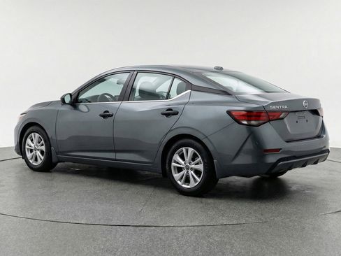 Used 2025 Nissan Sentra S image 5