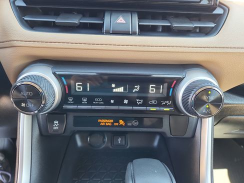 Used 2020 Toyota RAV4 LE w/ All Weather Liner Package AWD/4WD image 16