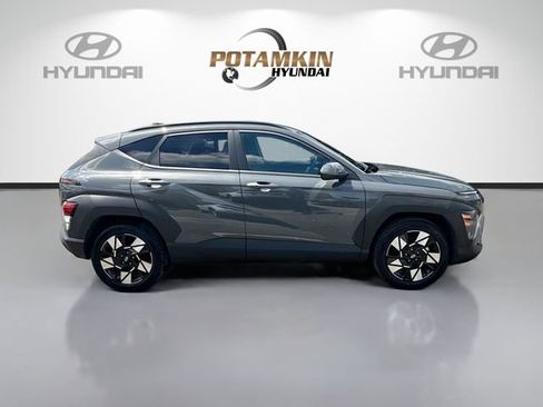 Used 2025 Hyundai Kona SEL FWD image 4