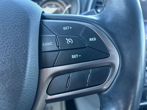 Used 2021 Jeep Cherokee Latitude Lux w/ Comfort/Convenience Group image 30