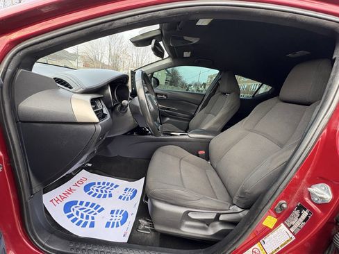 Used 2019 Toyota C-HR XLE image 28