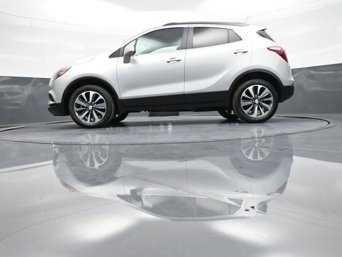 Used 2022 Buick Encore Preferred w/ Safety Package image 32