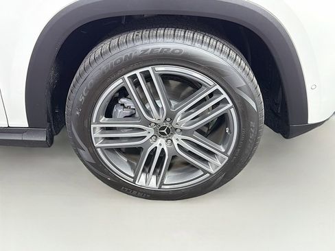 New 2026 Mercedes-Benz GLS 450 4MATIC image 36