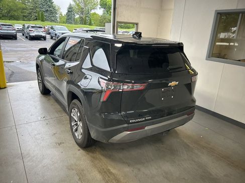 Used 2025 Chevrolet Equinox LT AWD/4WD image 5