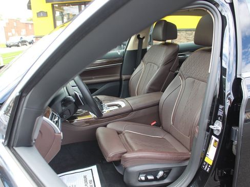 Used 2020 BMW 750i xDrive 750i xDrive image 17