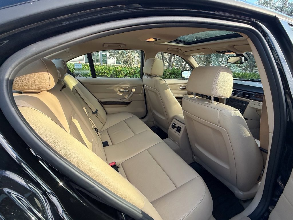 Used 2011 BMW 328i xDrive Sedan AWD/4WD image 10