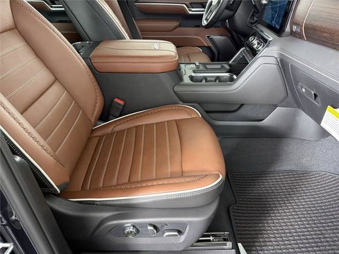 New 2026 GMC Sierra 2500 Denali Ultimate AWD/4WD image 12