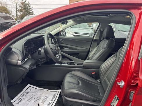 Certified 2025 Hyundai Elantra Limited image 17