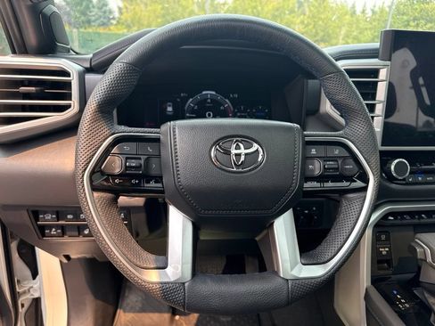 Used 2024 Toyota Sequoia Platinum AWD/4WD image 10