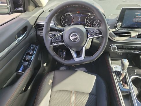 New 2025 Nissan Altima 2.5 SR image 10