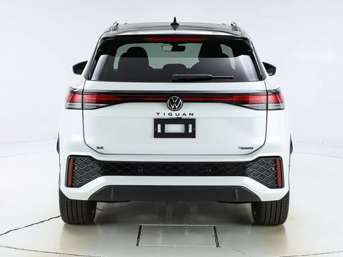 New 2026 Volkswagen Tiguan SE R-Line AWD/4WD image 47