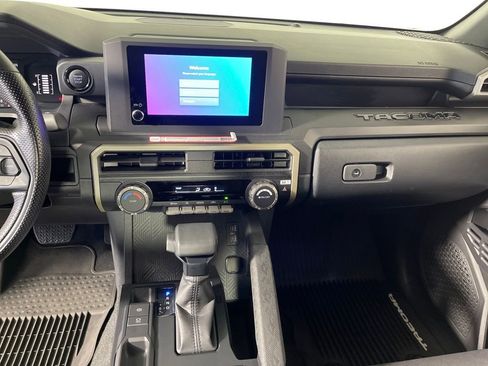 Used 2025 Toyota Tacoma SR image 15