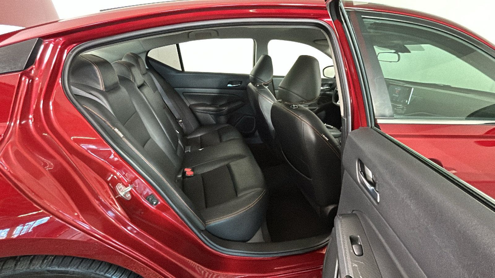 Used 2022 Nissan Altima 2.5 SR FWD image 35
