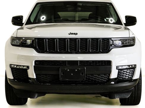 Used 2023 Jeep Grand Cherokee L Limited w/ Black Appearance Package AWD/4WD image 2