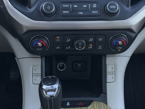 Used 2019 GMC Acadia Denali image 20