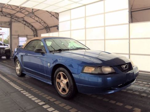 Used 2004 Ford Mustang Premium RWD image 4