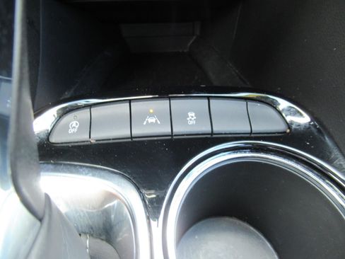 Used 2023 Buick Encore GX Essence w/ Experience Buick Package FWD image 27