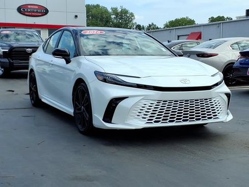 Used 2026 Toyota Camry XSE w/ Premium Package FWD image 3