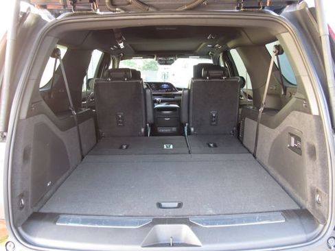 Used 2021 Cadillac Escalade ESV Premium Luxury w/ LPO, Radiant Package AWD/4WD image 23