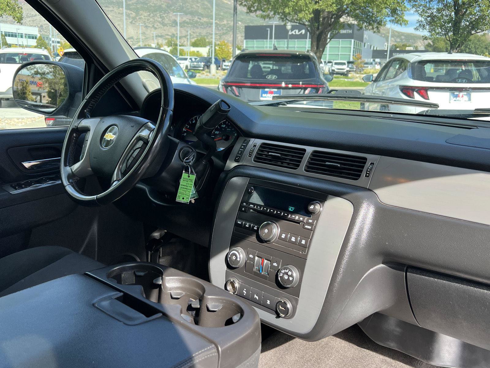 Used 2011 Chevrolet Avalanche LS AWD/4WD image 3