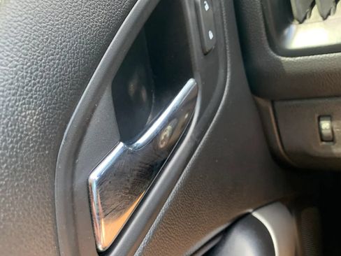 Used 2020 Chevrolet Colorado LT RWD image 23