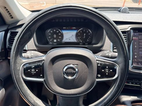 Used 2016 Volvo XC90 T6 Momentum w/ Momentum Plus Package AWD/4WD image 24